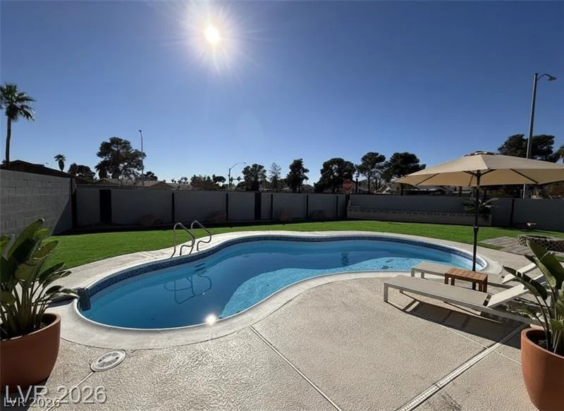 6489 Bugbee, Las Vegas, NV 89103