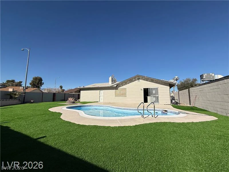 6489 Bugbee, Las Vegas, NV 89103