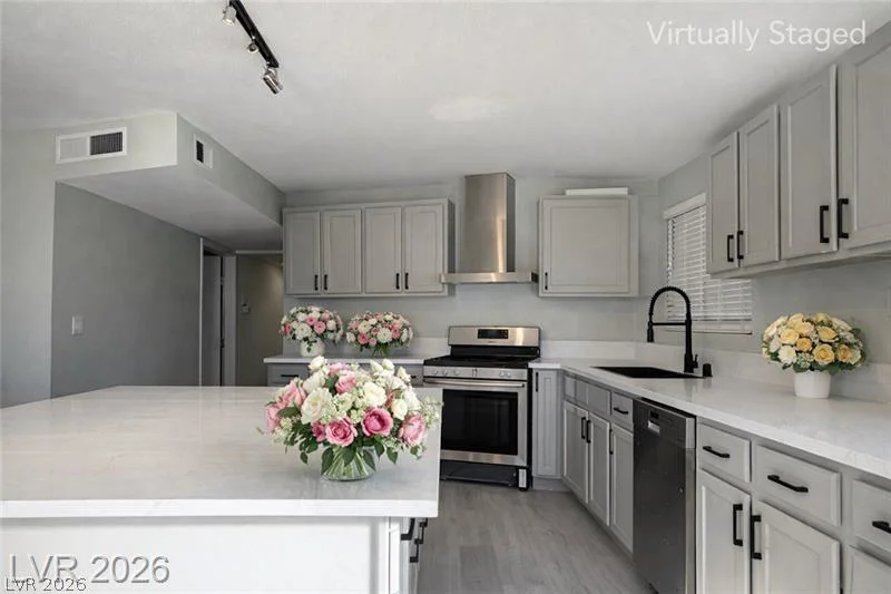 6489 Bugbee, Las Vegas, NV 89103