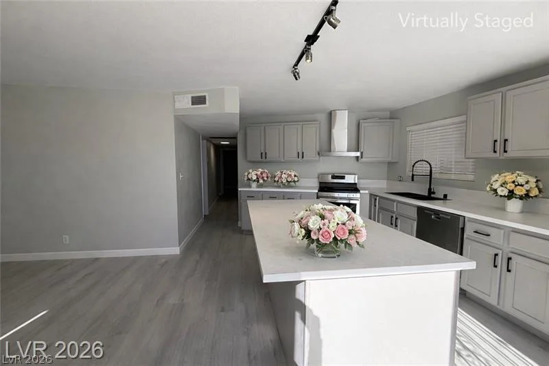 6489 Bugbee, Las Vegas, NV 89103
