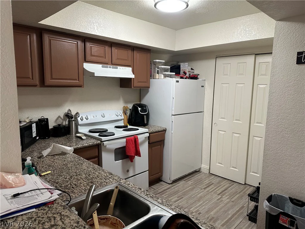 6800 Lake Mead, Las Vegas, NV 89156