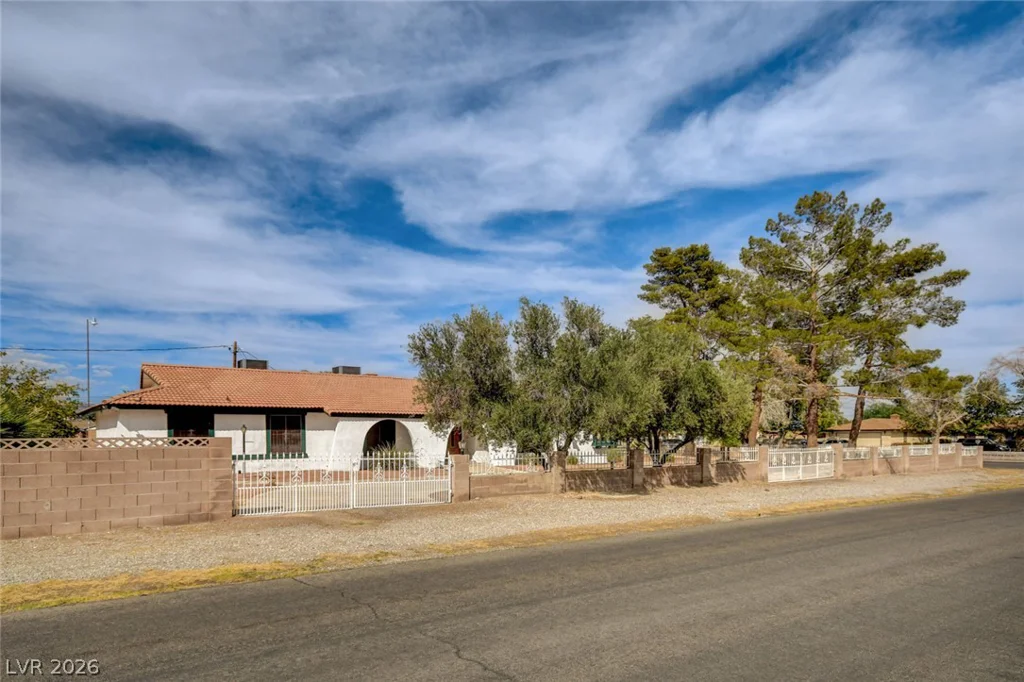 1401 Sharon, Las Vegas, NV 89106