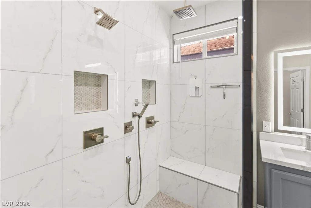 7229 Fountain Village, Las Vegas, NV 89113