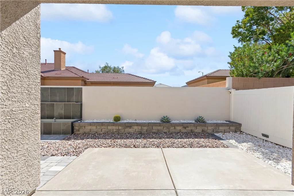 7229 Fountain Village, Las Vegas, NV 89113