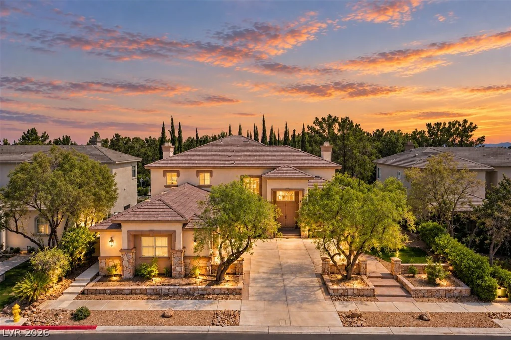 304 Queens Gate, Las Vegas, NV 89145