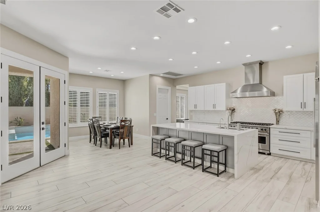 304 Queens Gate, Las Vegas, NV 89145