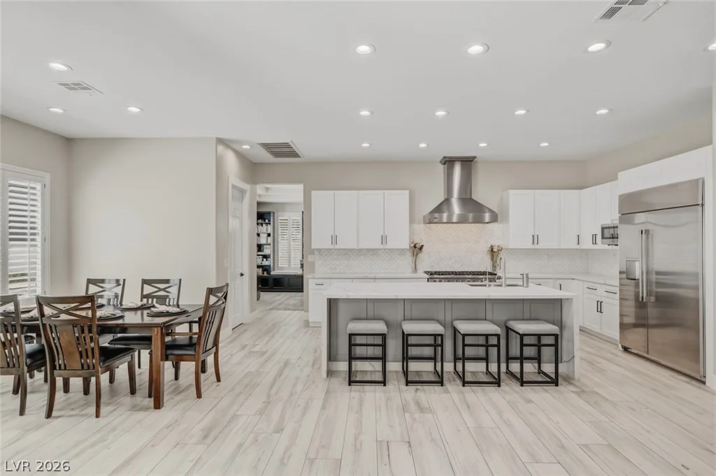 304 Queens Gate, Las Vegas, NV 89145