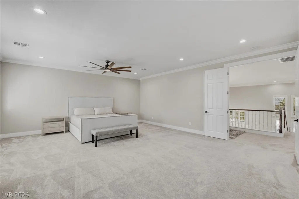304 Queens Gate, Las Vegas, NV 89145