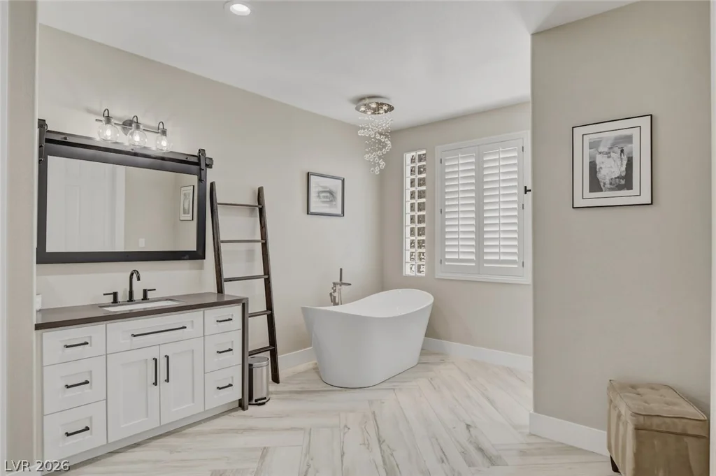 304 Queens Gate, Las Vegas, NV 89145