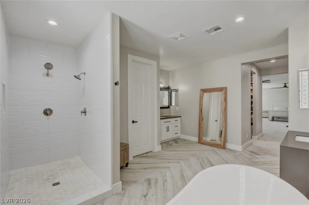 304 Queens Gate, Las Vegas, NV 89145