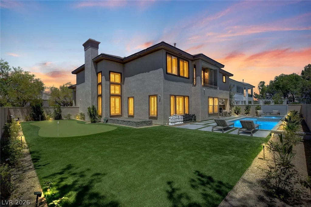 304 Queens Gate, Las Vegas, NV 89145