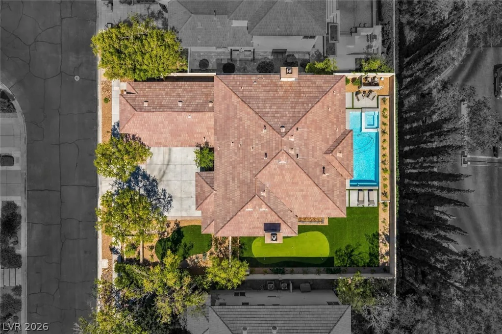 304 Queens Gate, Las Vegas, NV 89145