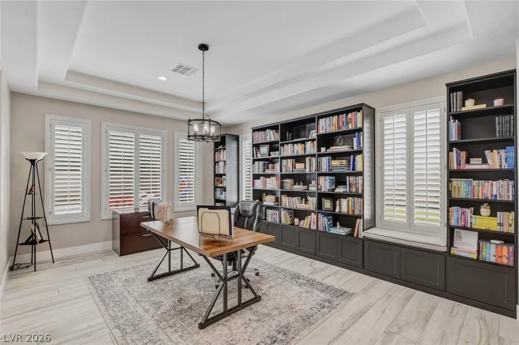 304 Queens Gate, Las Vegas, NV 89145