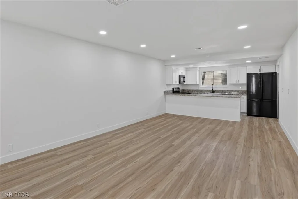 4454 Desert Inn, Las Vegas, NV 89102