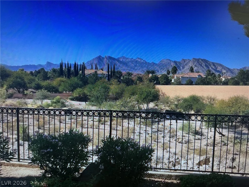 8704 Red Rio, Las Vegas, NV 89128