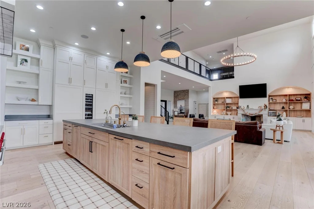 6265 Iron Mountain, Las Vegas, NV 89131