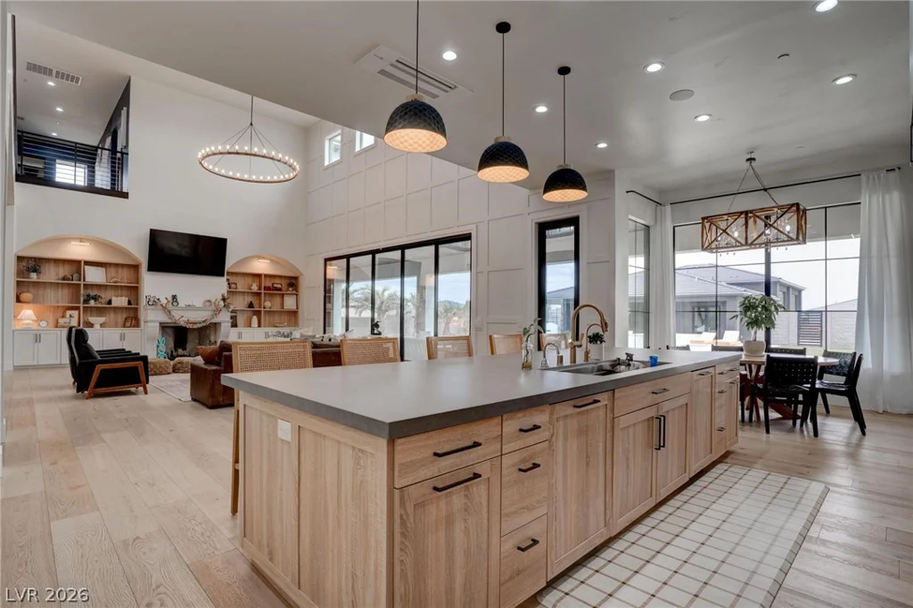 6265 Iron Mountain, Las Vegas, NV 89131