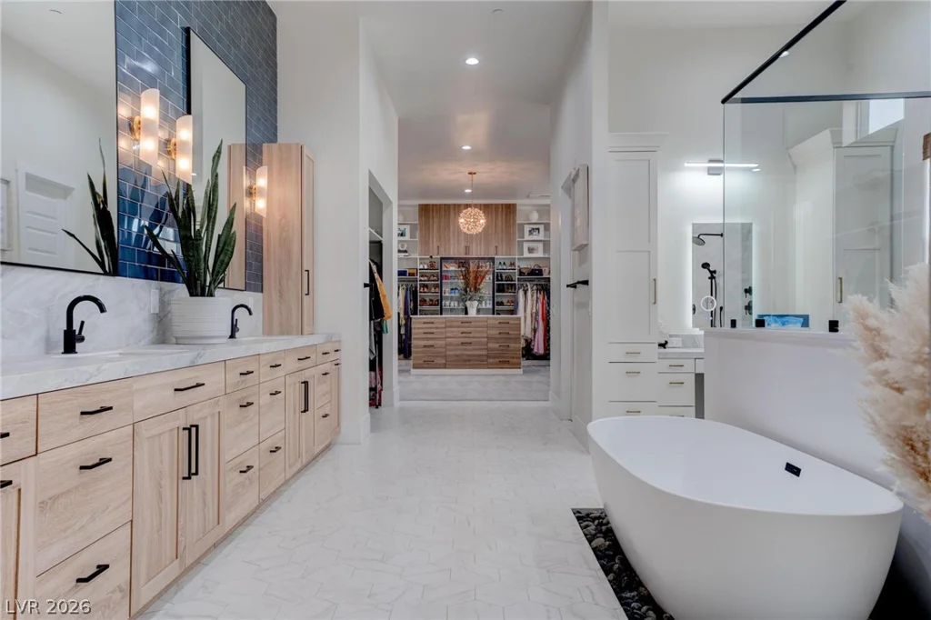 6265 Iron Mountain, Las Vegas, NV 89131
