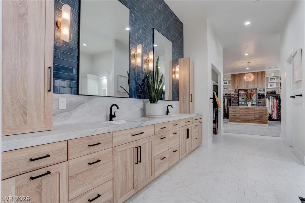 6265 Iron Mountain, Las Vegas, NV 89131