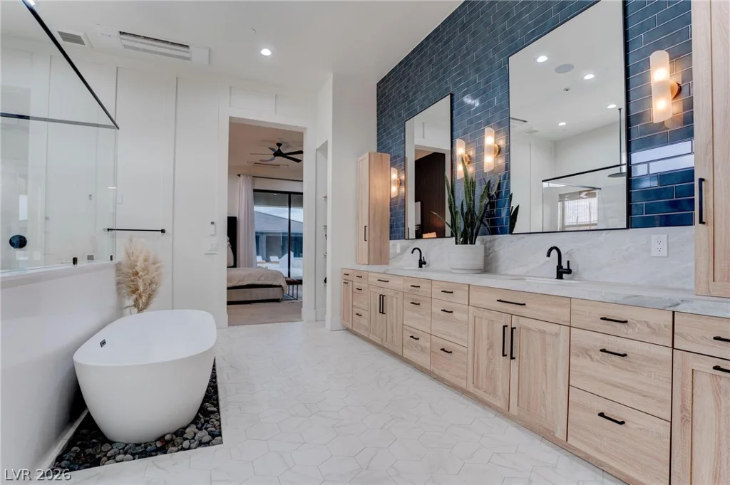6265 Iron Mountain, Las Vegas, NV 89131