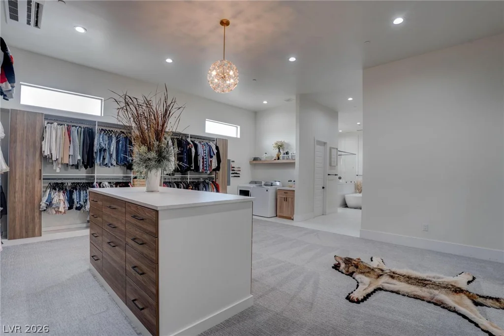 6265 Iron Mountain, Las Vegas, NV 89131