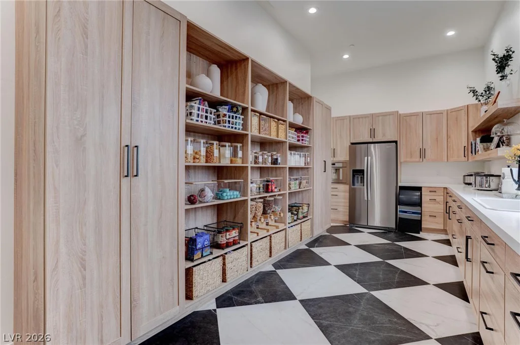 6265 Iron Mountain, Las Vegas, NV 89131