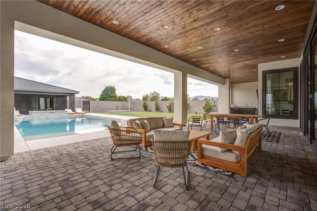 6265 Iron Mountain, Las Vegas, NV 89131