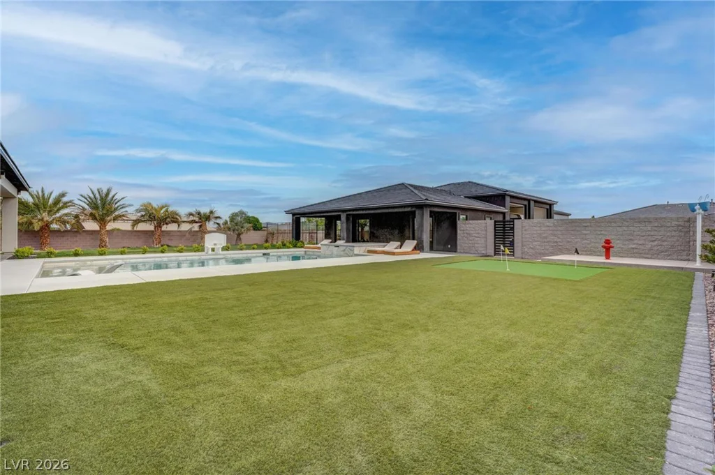 6265 Iron Mountain, Las Vegas, NV 89131