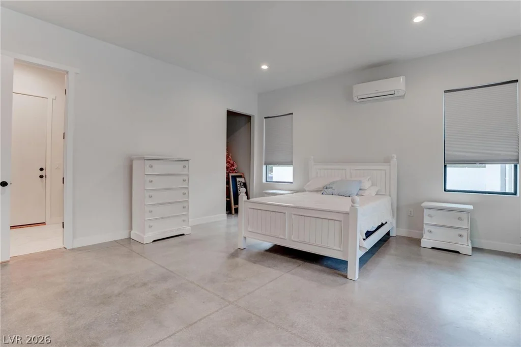 6265 Iron Mountain, Las Vegas, NV 89131