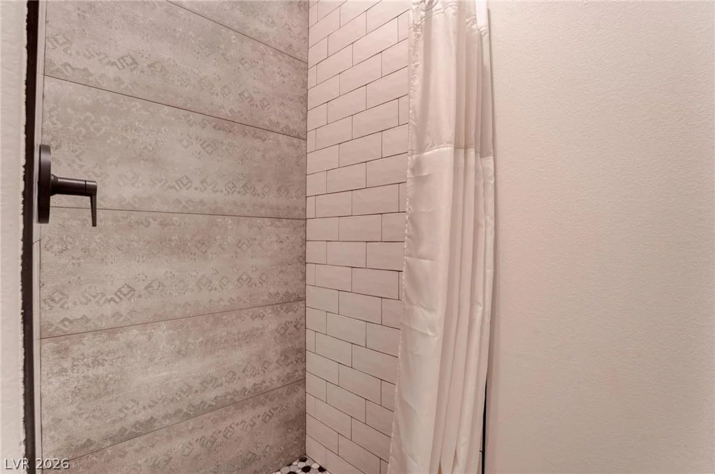 6265 Iron Mountain, Las Vegas, NV 89131