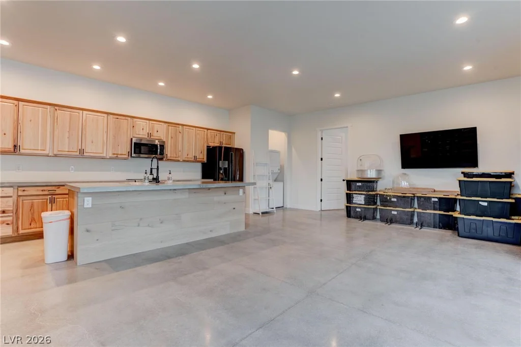 6265 Iron Mountain, Las Vegas, NV 89131