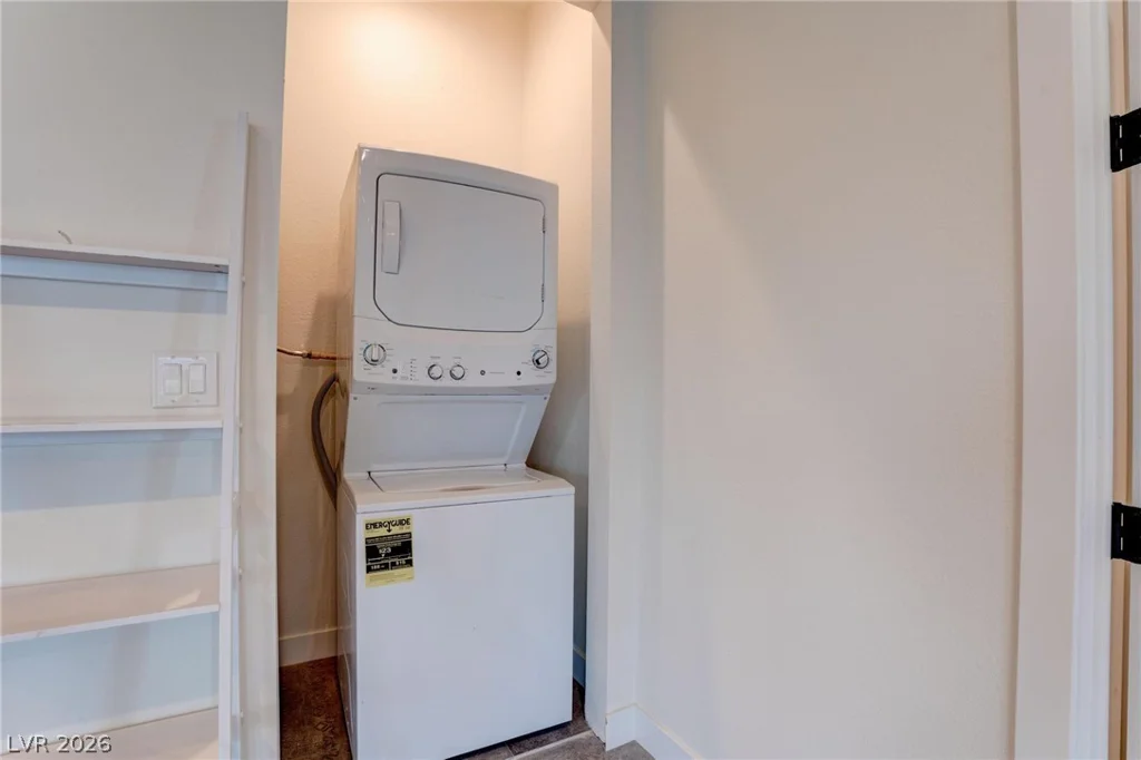 6265 Iron Mountain, Las Vegas, NV 89131