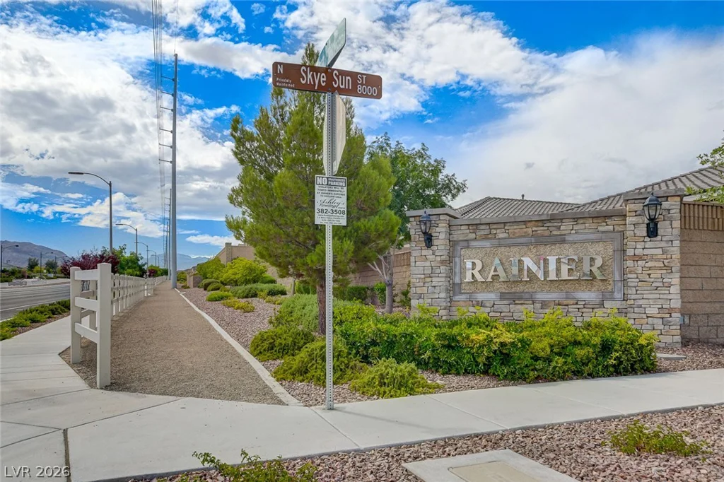 10241 Skye Run, Las Vegas, NV 89166