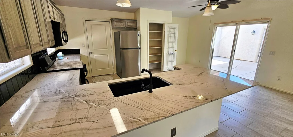 8229 Flowing Rapids, Las Vegas, NV 89131