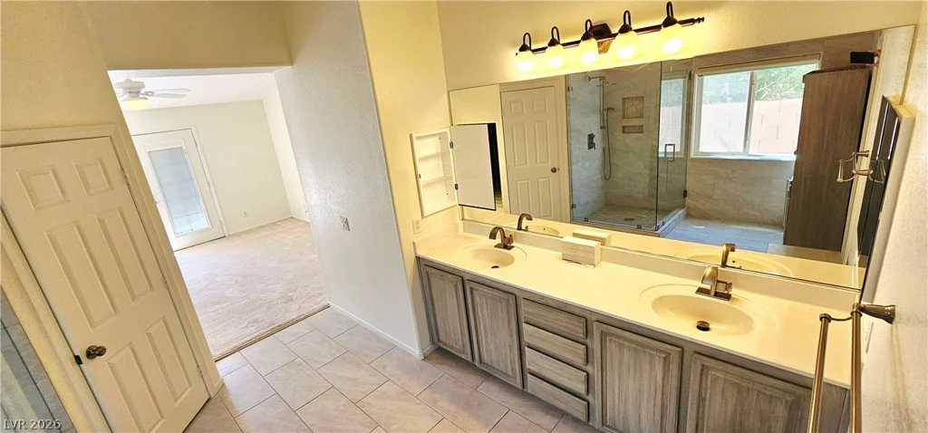 8229 Flowing Rapids, Las Vegas, NV 89131
