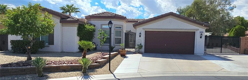 8229 Flowing Rapids, Las Vegas, NV 89131