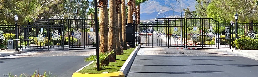 8229 Flowing Rapids, Las Vegas, NV 89131