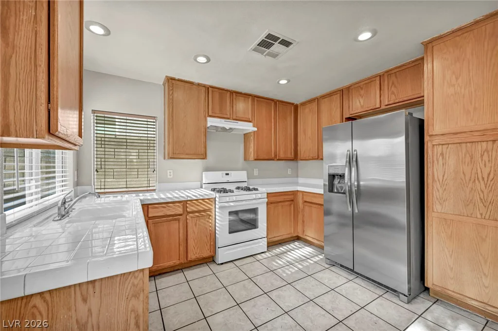 812 Bow Creek, Las Vegas, NV 89134