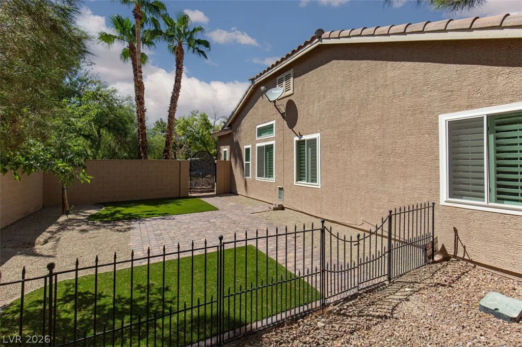 4670 Los Rancheros, Las Vegas, NV 89129
