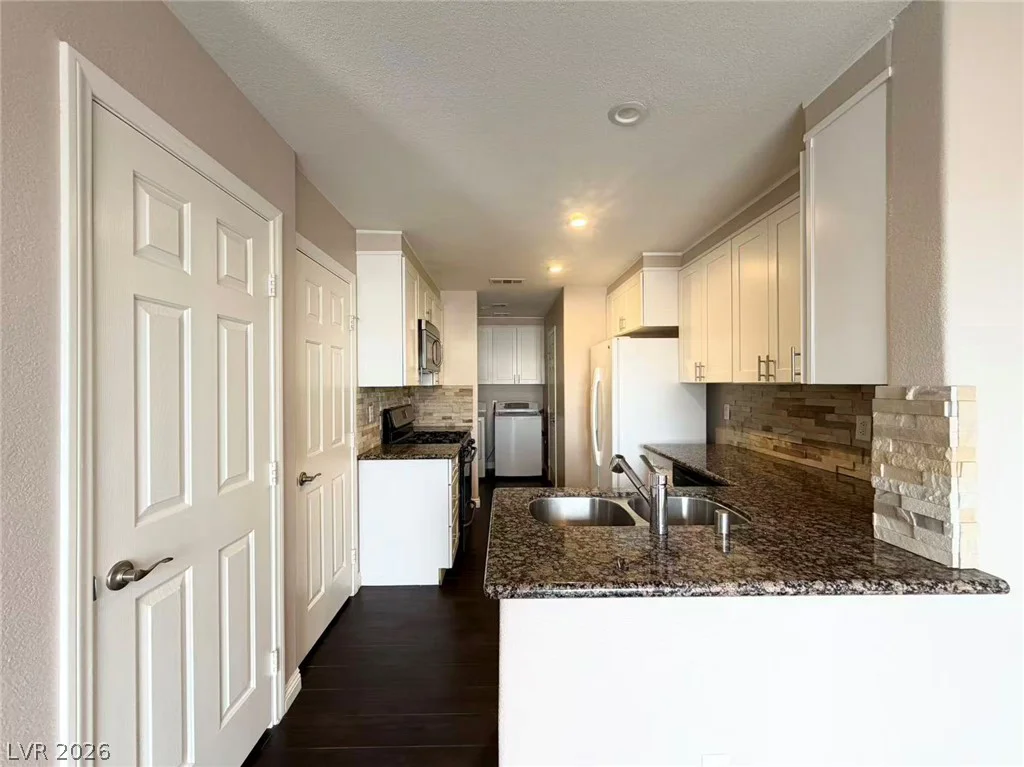 8200 Midnight Star Court, Las Vegas, NV 89145