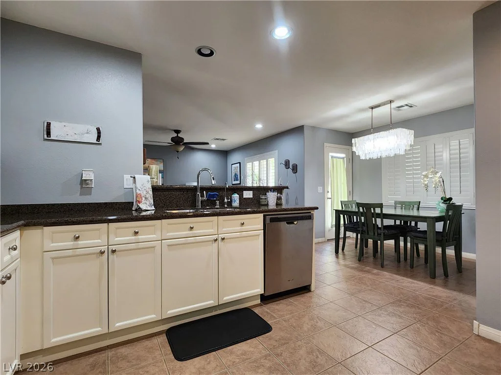 10549 Gibbous Moon, Las Vegas, NV 89129