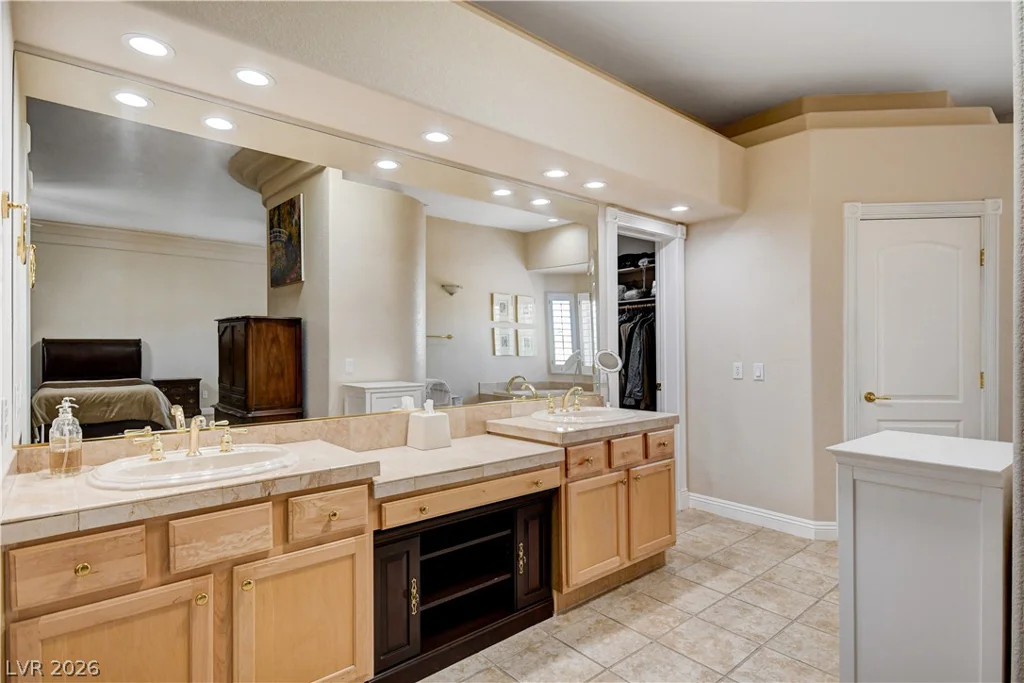 2000 Alexa Breanne, Las Vegas, NV 89117