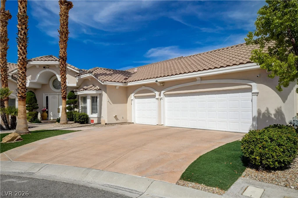 2000 Alexa Breanne, Las Vegas, NV 89117