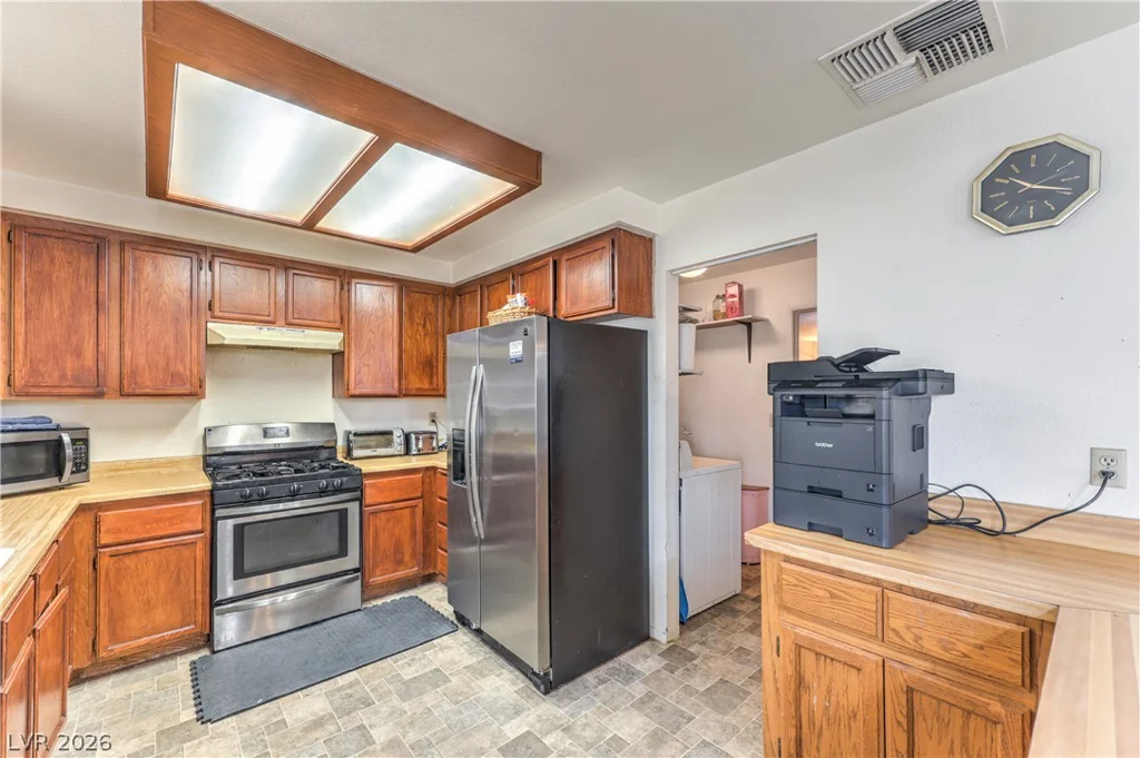 6728 Wenatchee, Las Vegas, NV 89107
