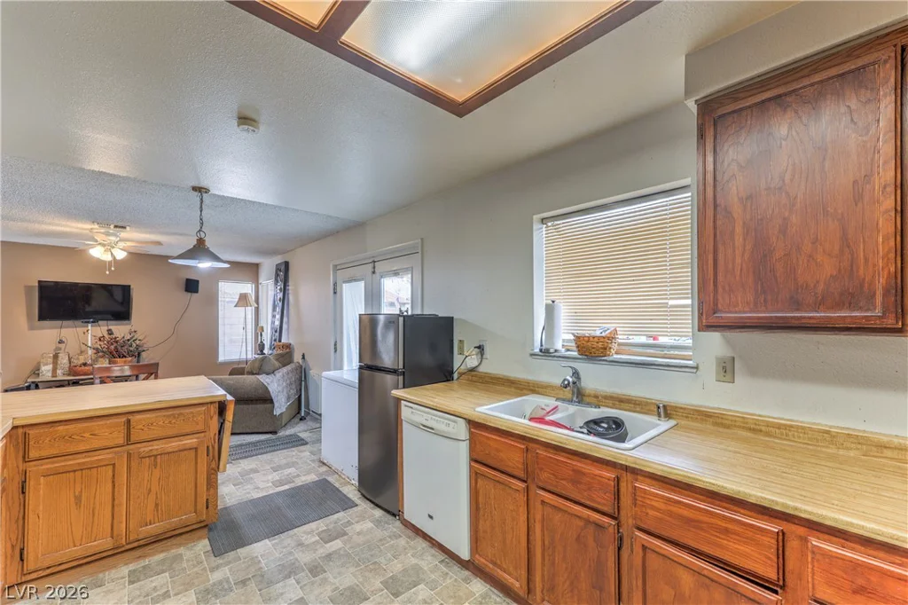 6728 Wenatchee, Las Vegas, NV 89107
