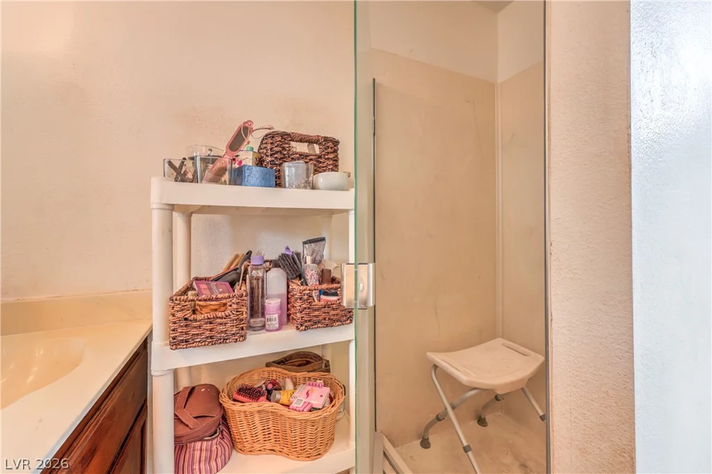 6728 Wenatchee, Las Vegas, NV 89107