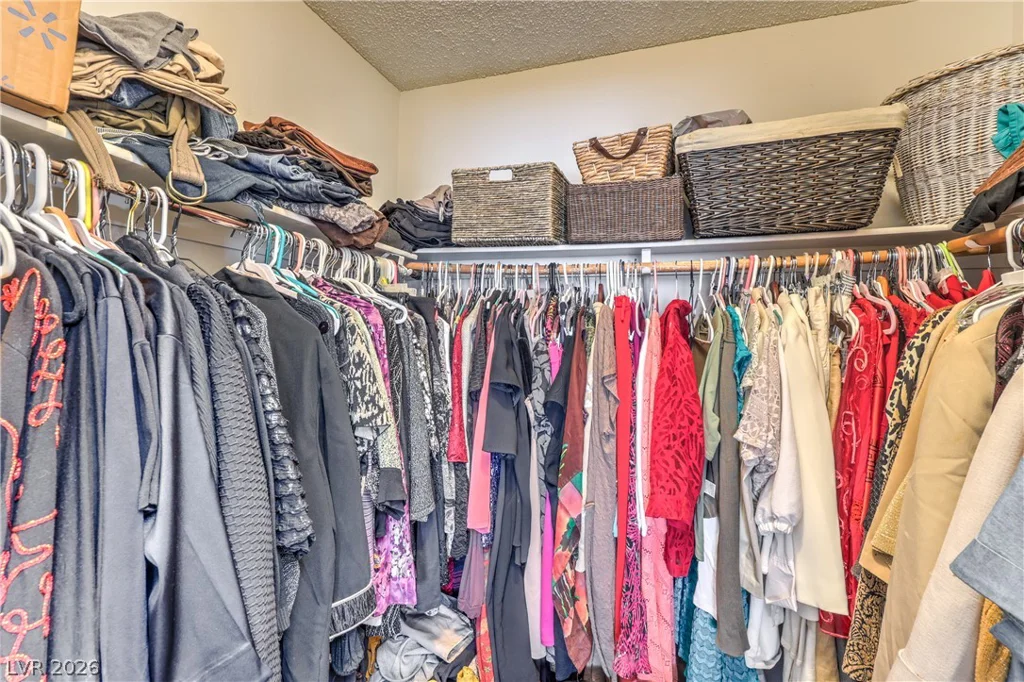 6728 Wenatchee, Las Vegas, NV 89107