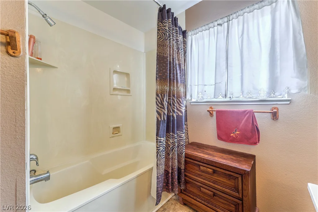 6728 Wenatchee, Las Vegas, NV 89107