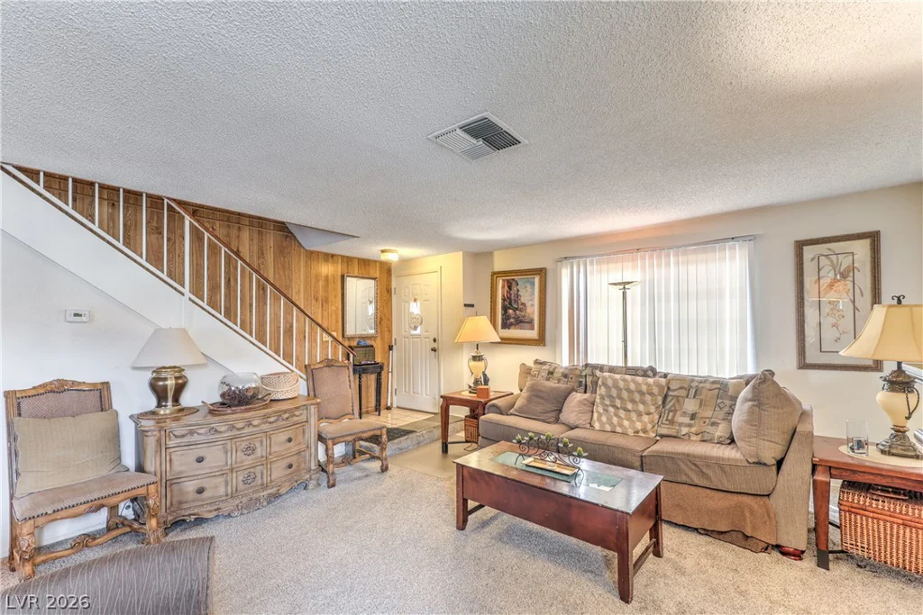 6728 Wenatchee, Las Vegas, NV 89107