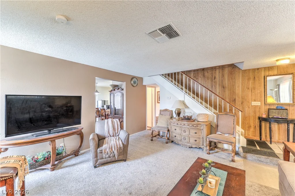 6728 Wenatchee, Las Vegas, NV 89107